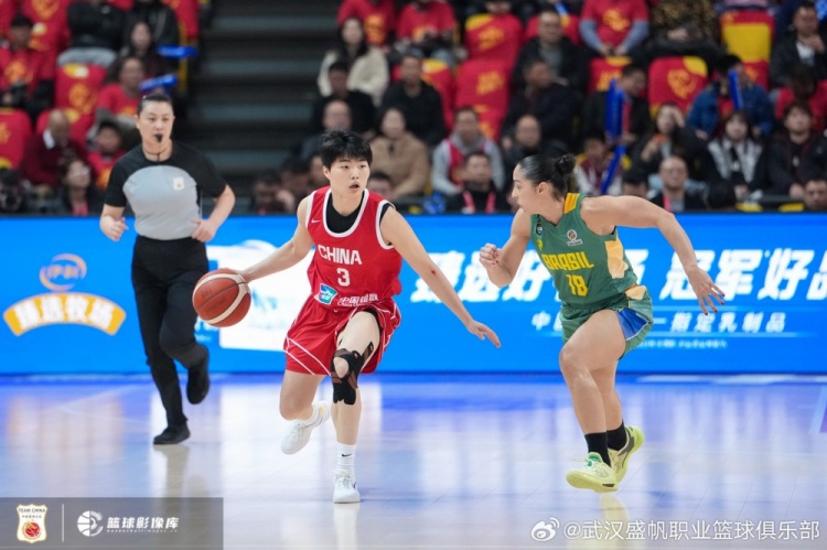 开云-创历史！武汉盛帆女篮球员首次在成年国家队正式比赛登场